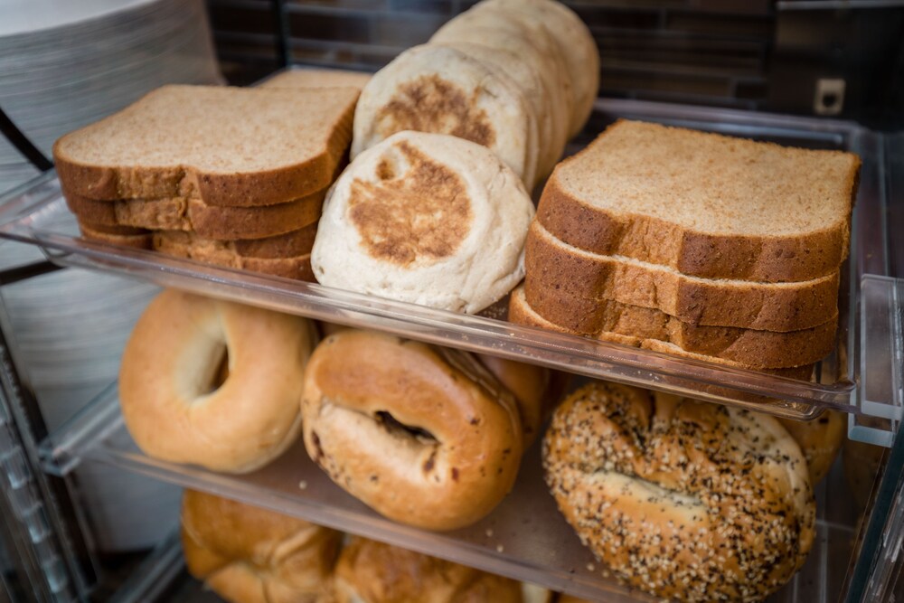 Snack bar, Best Western Plus Airport Inn & Suites