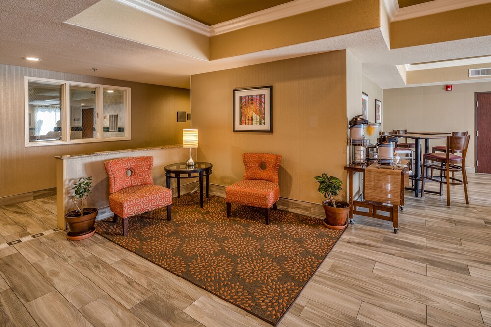 Lobby sitting area, Best Western Plus Airport Inn & Suites