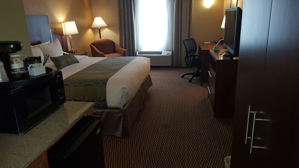 Room, Best Western Plus Airport Inn & Suites