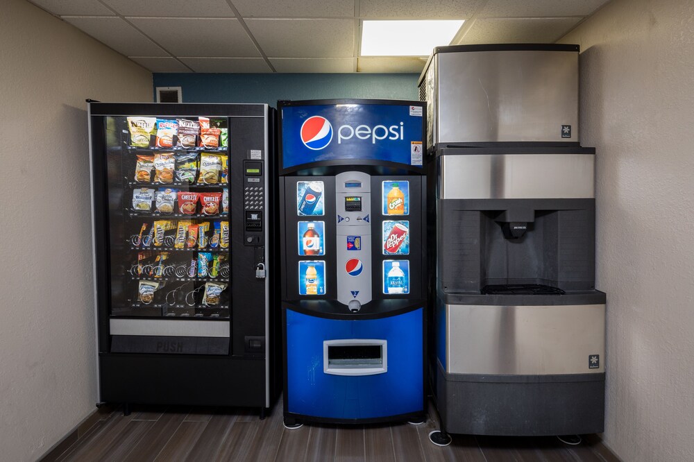 Vending machine, Best Western Plus Airport Inn & Suites