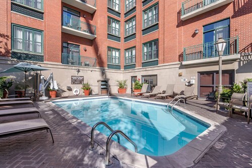 Courtyard by Marriott Savannah Downtown/Historic District