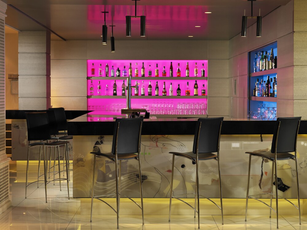 Hotel Bar