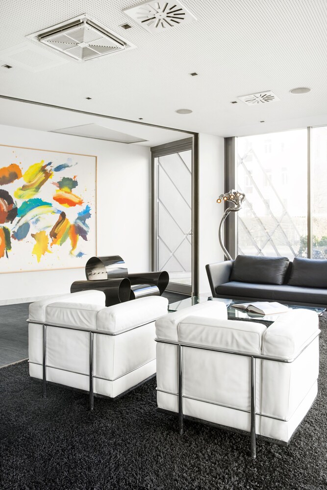 Hotel Lounge