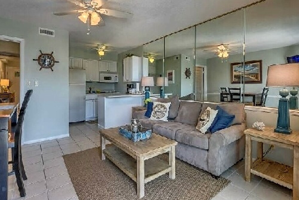 Family Villa, 1 Bedroom, Ocean View - Living Room