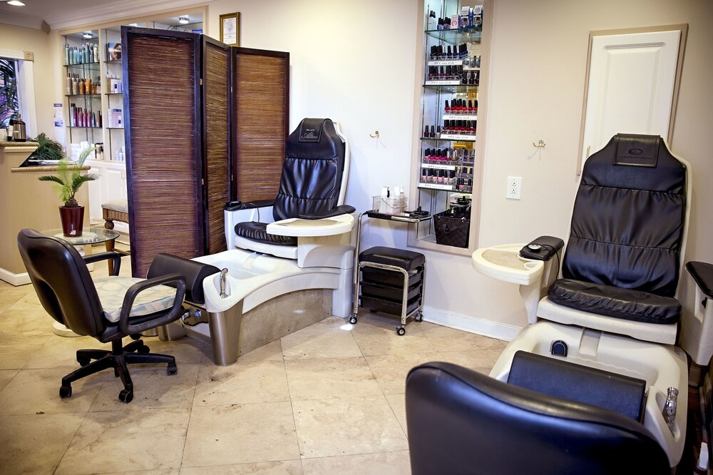Nail Salon