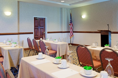 Holiday Inn & Suites Ocean City, an IHG Hotel