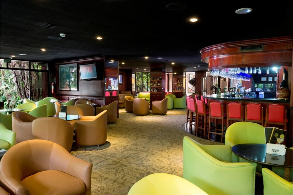 Hotel Bar