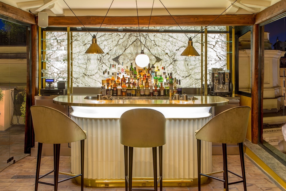 Hotel Bar