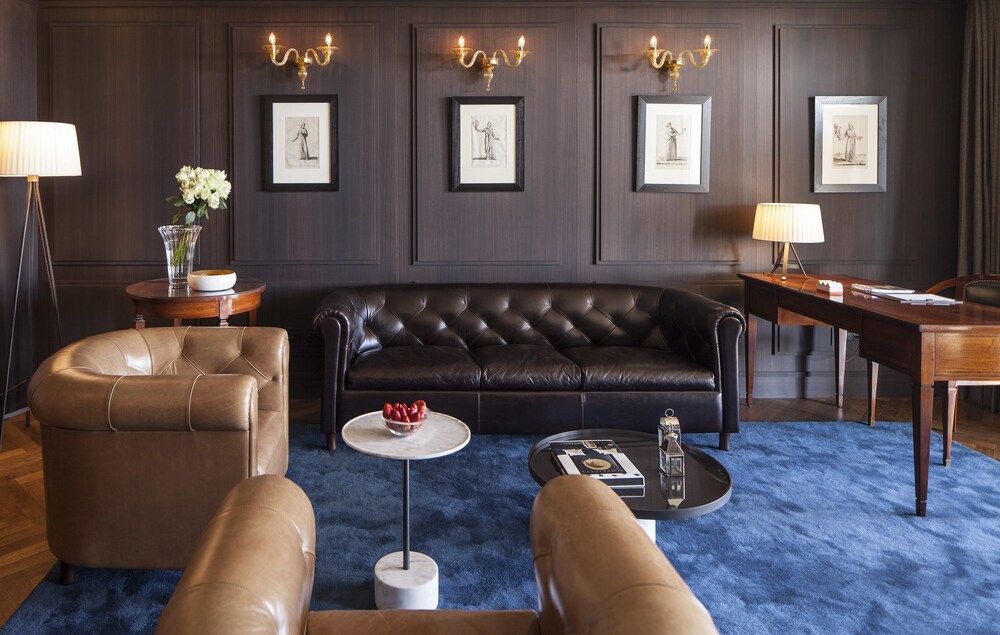 Executive Lounge