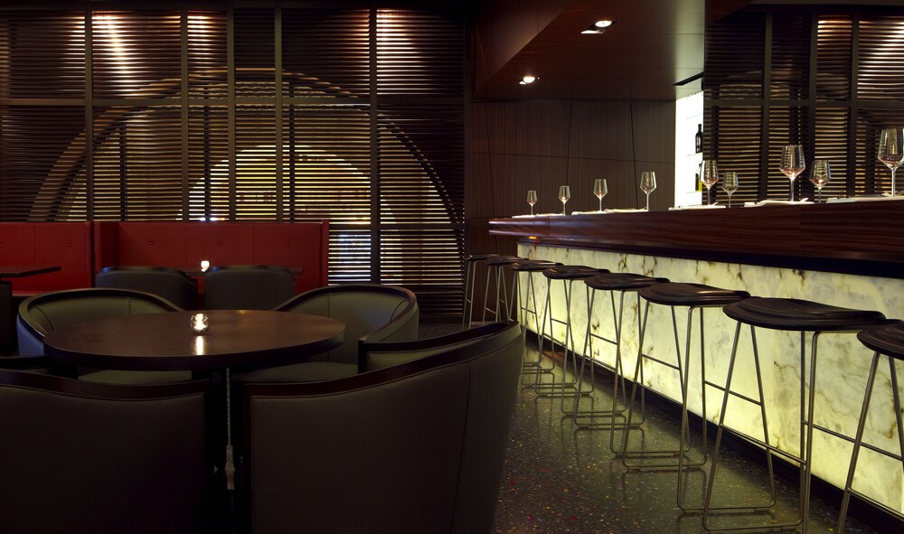 Hotel Lounge