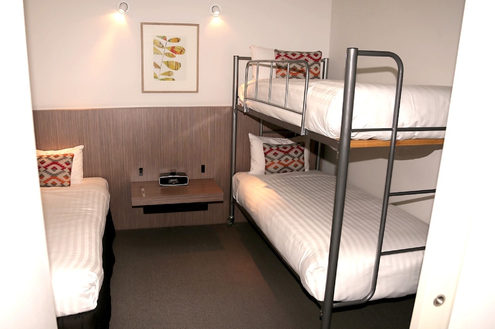 Family Five Suite - Guestroom