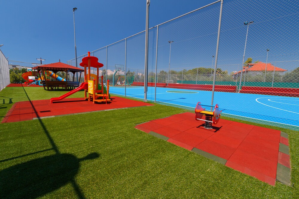 Childrens Play Area - Outdoor
