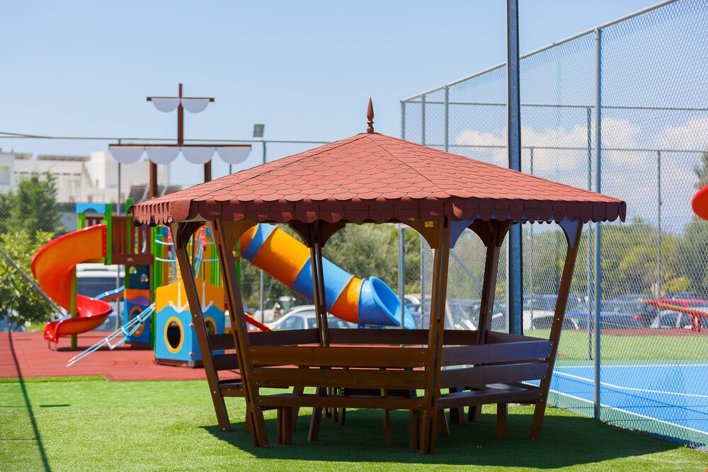 Childrens Play Area - Outdoor