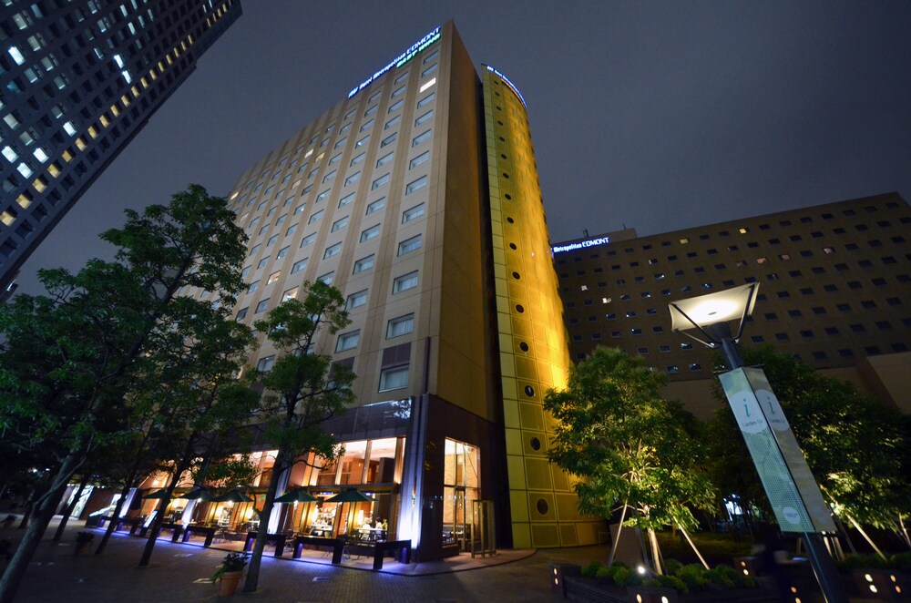 Hotel Front - Evening/Night
