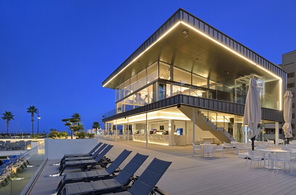 Sundeck