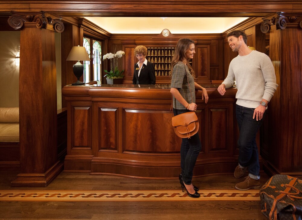 Check-in/Check-out Kiosk