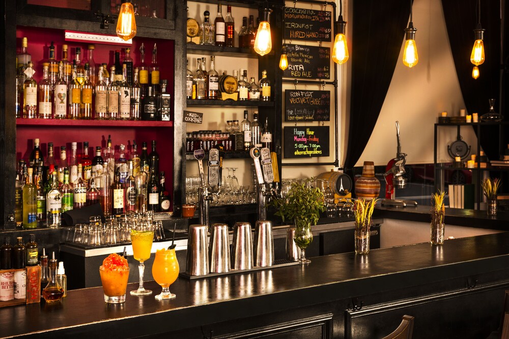 Hotel Bar