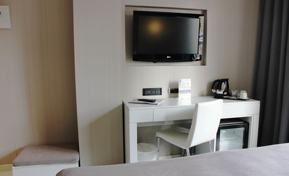 In-Room Business Center