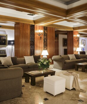 Executive Lounge