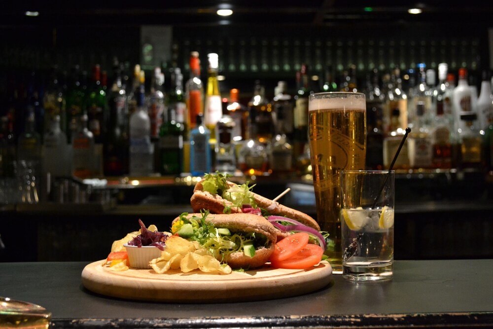 Hotel Bar