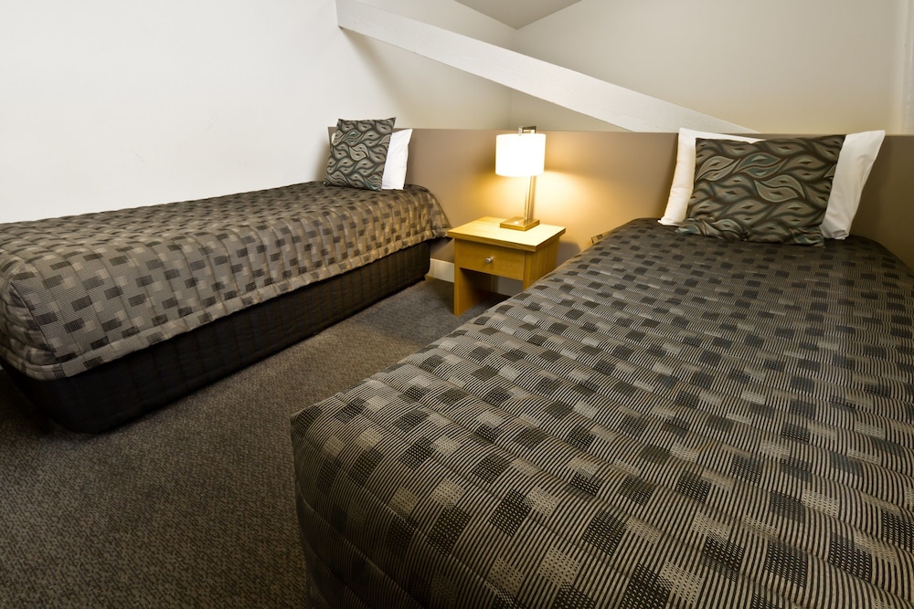 Standard Two Bedroom Loft Apartment - Guestroom