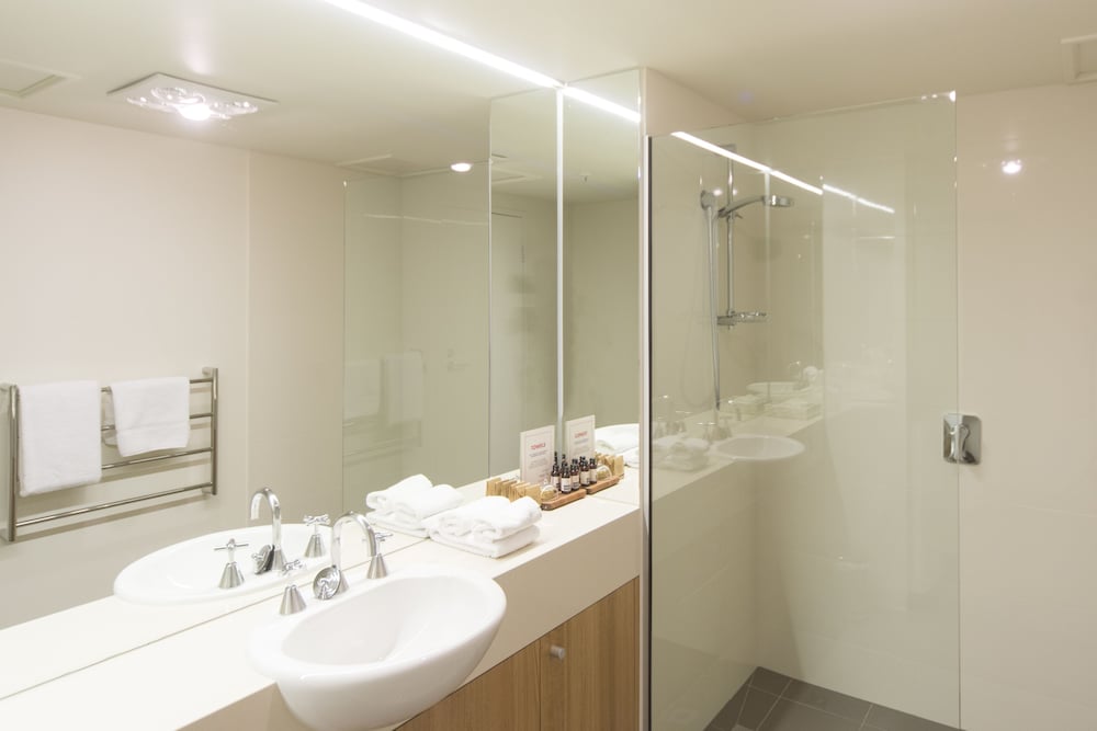 Studio Apartment - Bathroom