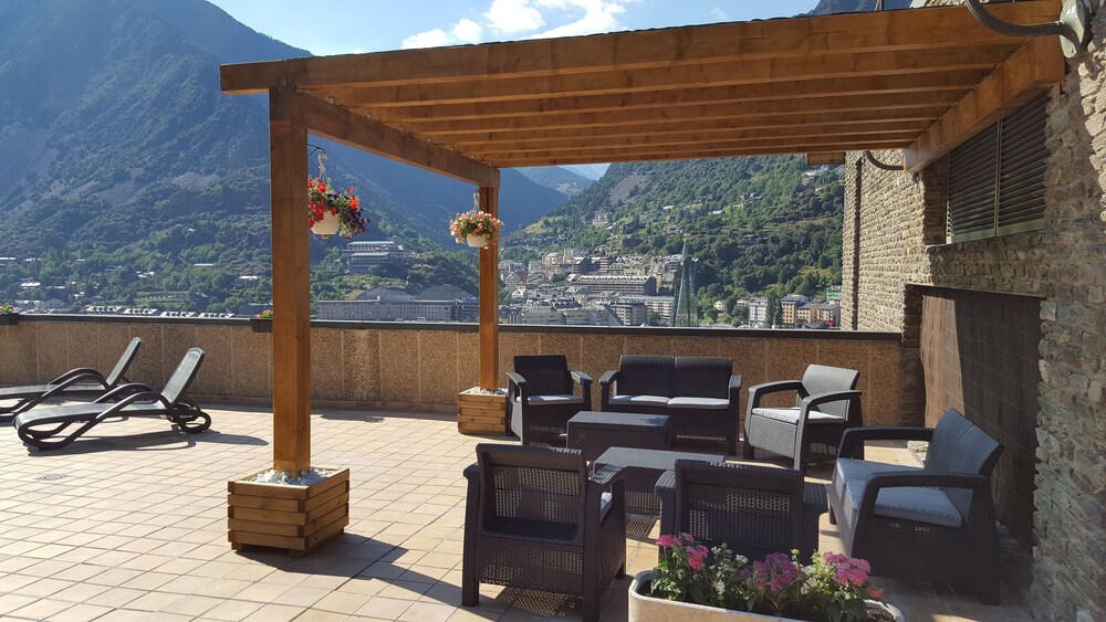 Sundeck