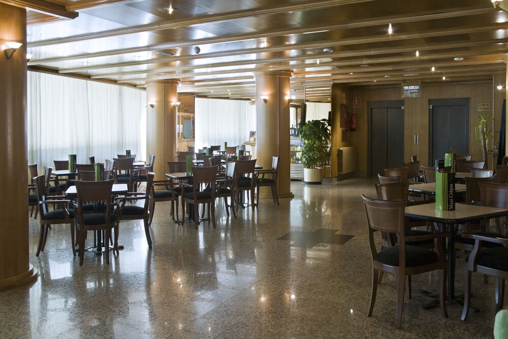 Hotel Bar