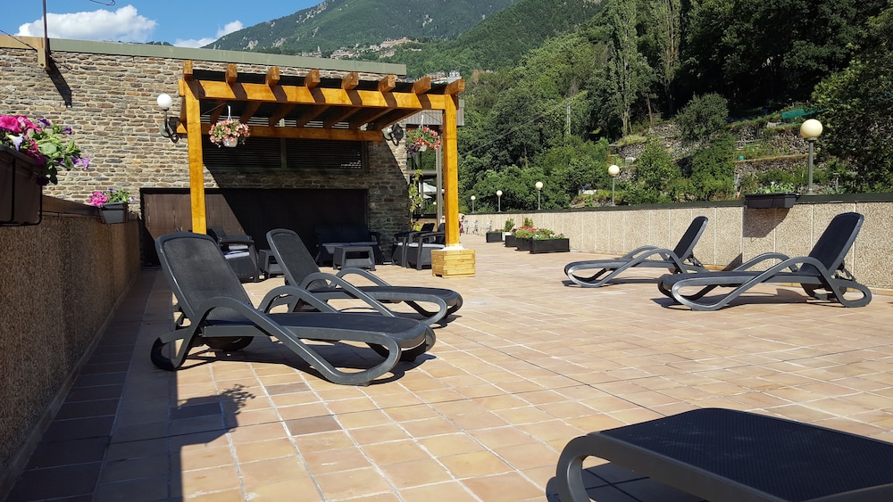 Sundeck