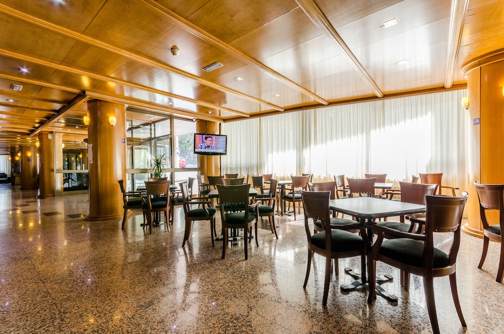 Hotel Bar