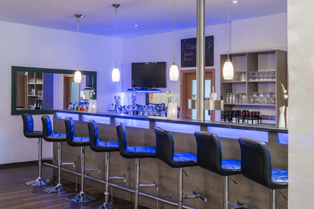 Hotel Bar