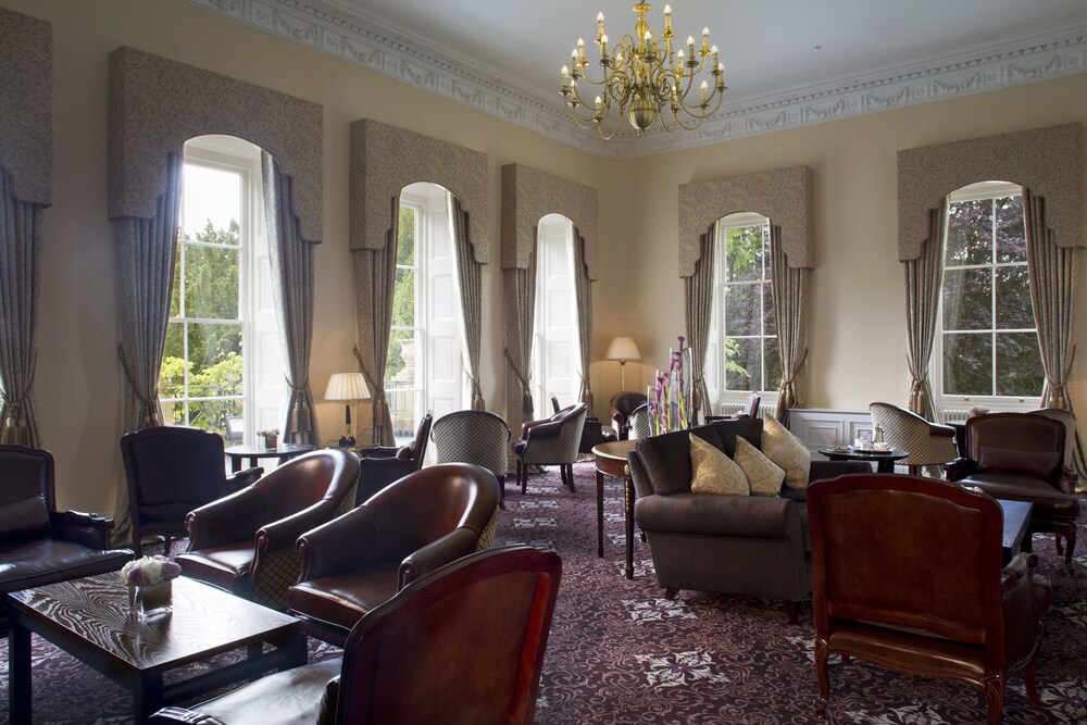 Hotel Lounge