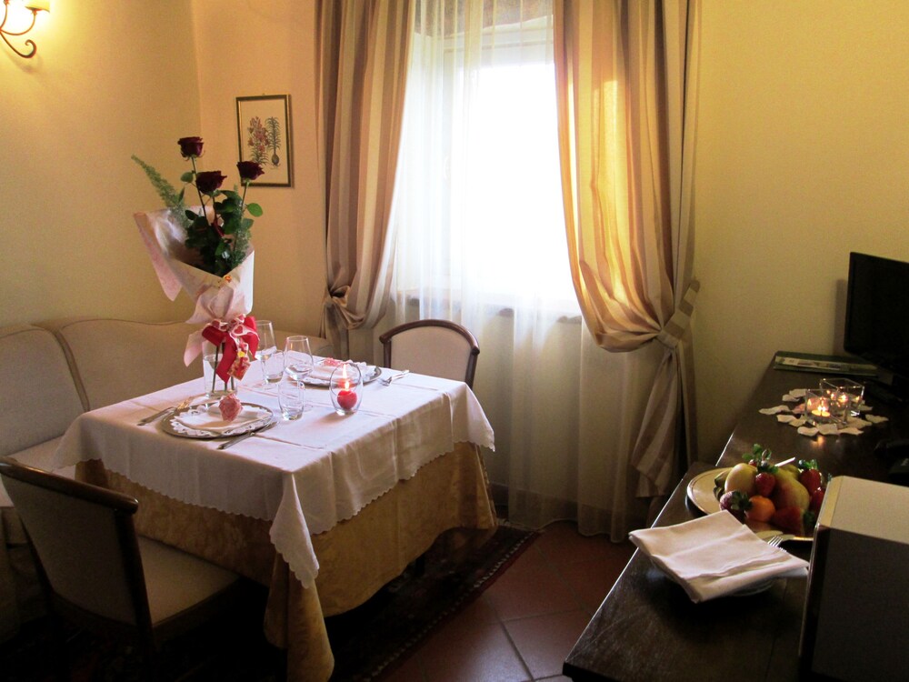 Room Service - Dining