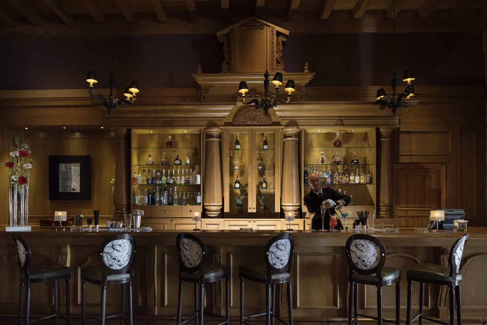 Hotel Bar