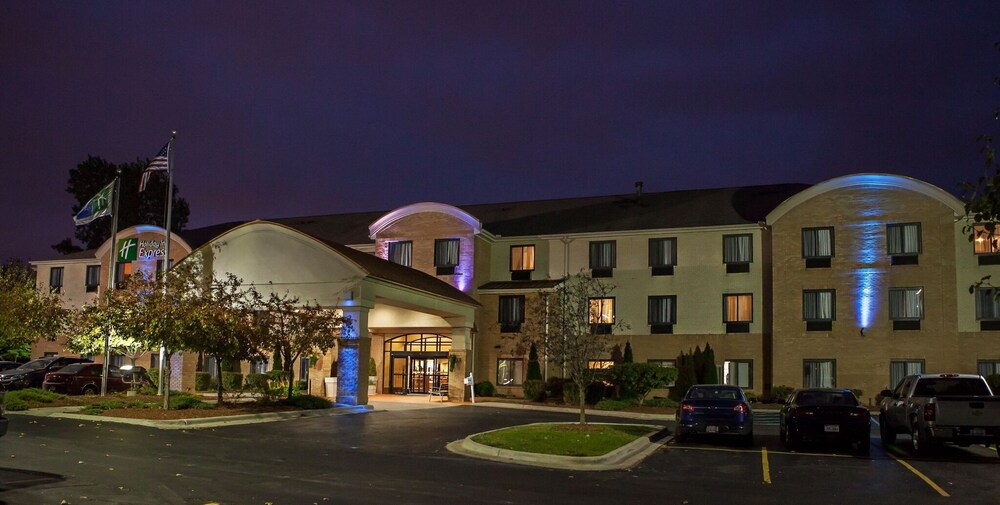 Hotel Front - Evening/Night