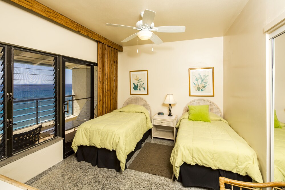 Suite, 3 Bedrooms, 2 Bathrooms, Oceanfront - Guestroom
