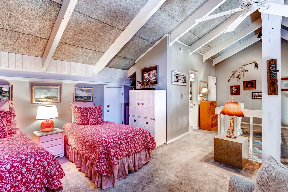 Loft, 2 Bedrooms - Guestroom