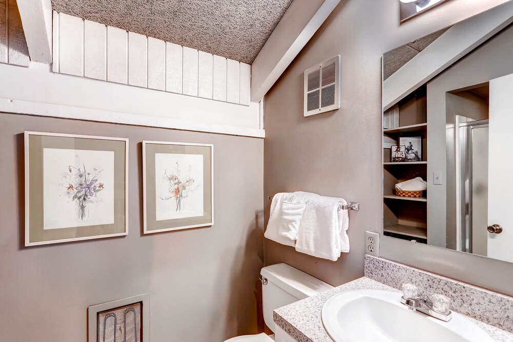 Loft, 2 Bedrooms - Bathroom
