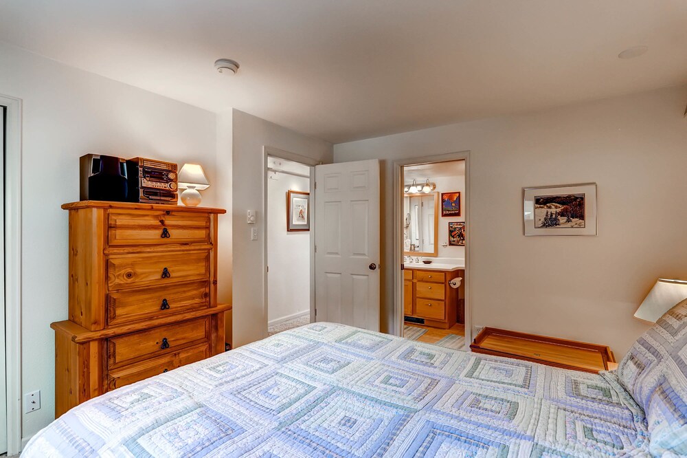 Condo, 2 Bedrooms, 2 Bathrooms - Guestroom