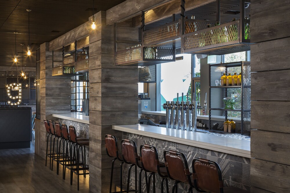 Hotel Bar