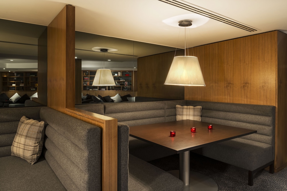 Hotel Lounge