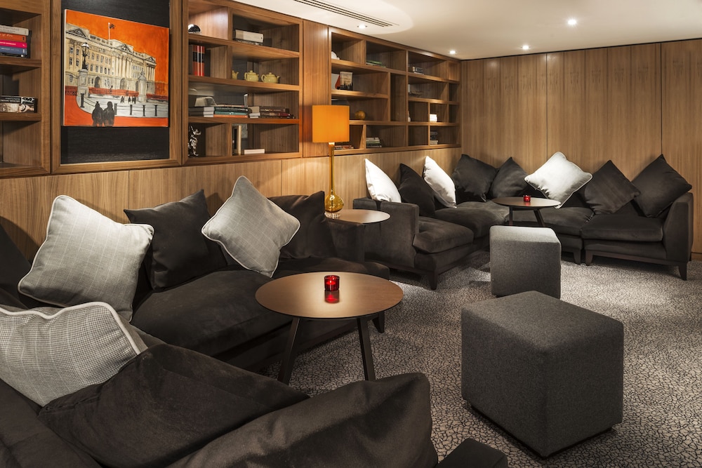 Hotel Lounge