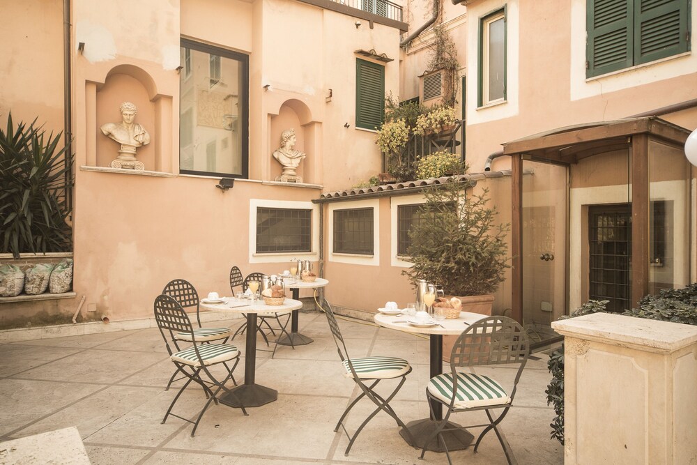 Courtyard View
