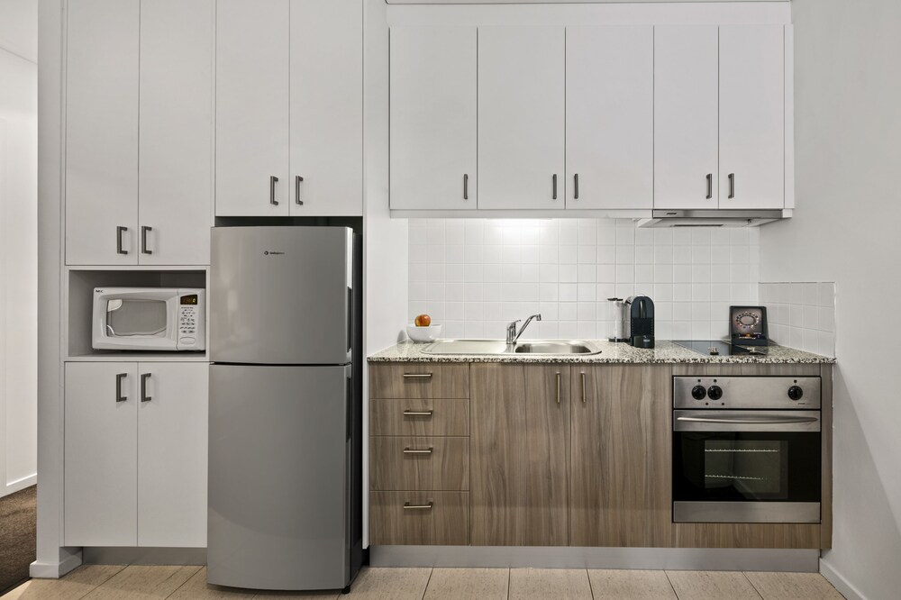 One Bedroom Parkview Apartment - In-Room Kitchen