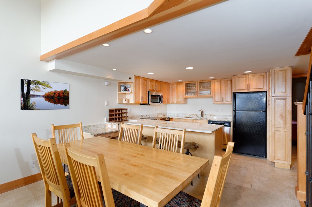 Deluxe Loft, 3 Bedrooms - In-Room Dining