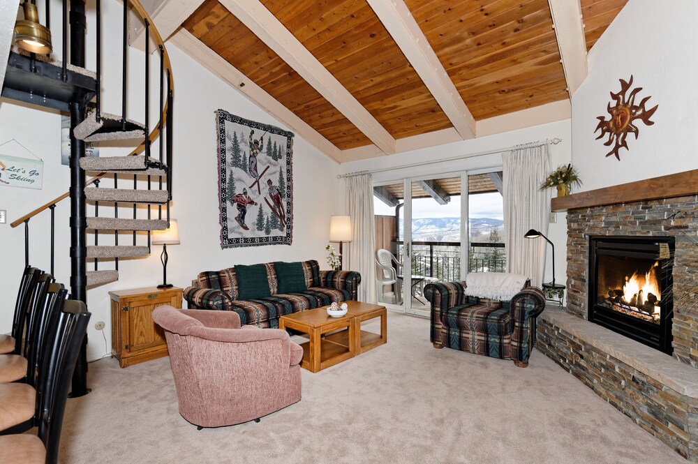 Standard Loft, 1 Bedroom - Living Room