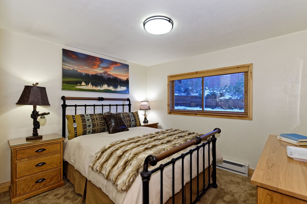 Deluxe Room, 3 Bedrooms - Guestroom