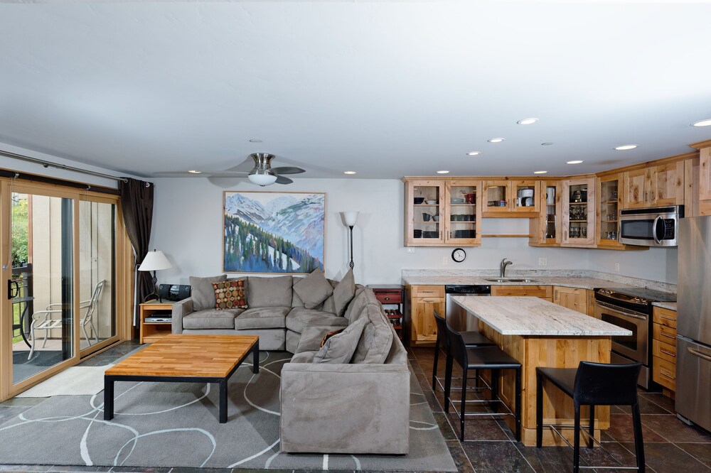 Premier Room, 3 Bedrooms - Living Area