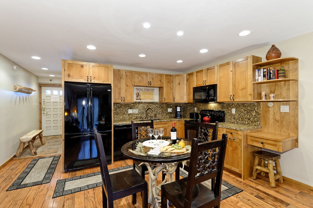 Premier Room, 1 Bedroom - In-Room Kitchen