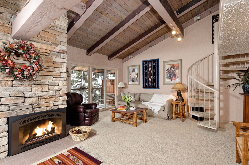 Standard Loft, 3 Bedrooms - Living Area